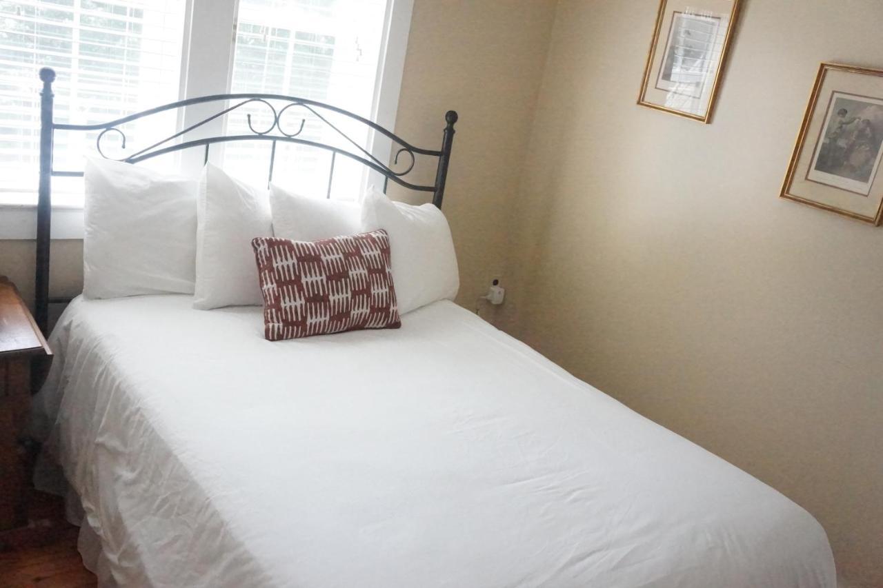 The Frogtown Inn Canadensis Екстер'єр фото