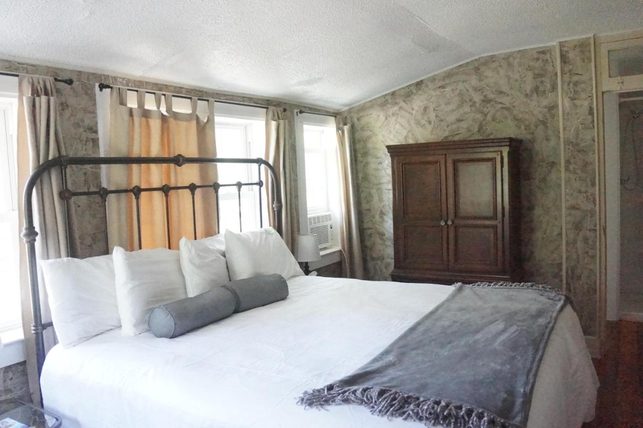 The Frogtown Inn Canadensis Екстер'єр фото