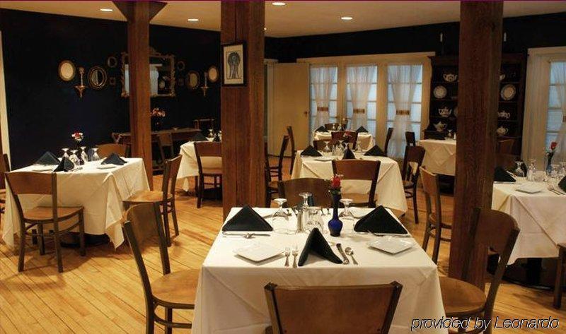 The Frogtown Inn Canadensis Ресторан фото